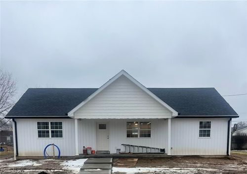 165 W 3rd St, Frazeysburg, OH, 43822-9768 | Card Image