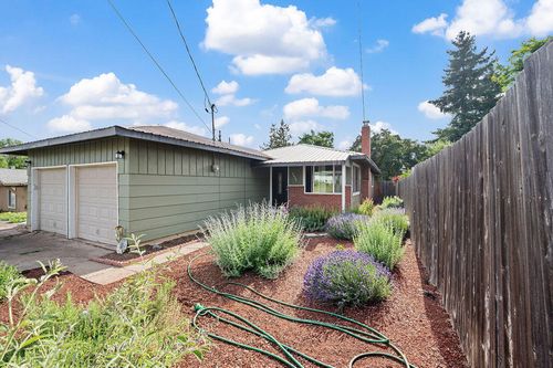 2430 Berkeley St, Klamath Falls, OR, 97601-1312 | Card Image