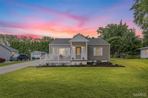 453 Illinois Ave, Wood River, IL, 62095-1311 | Card Image