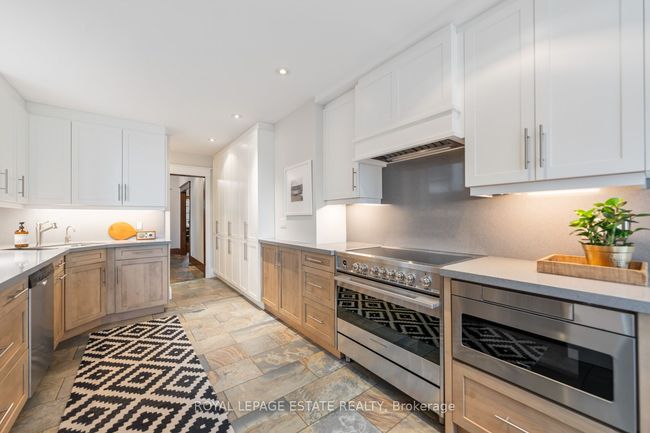 121 Pine Glen Rd, House other with 4 bedrooms, 3 bathrooms and 1 parking in Toronto ON | Image 13