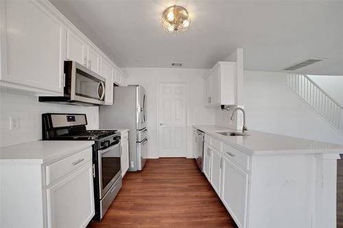 2011 Buckley Ln, Round Rock, TX, 78664-4625 | Card Image