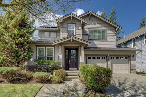 7709 Greenridge Ct Se, Snoqualmie, WA, 98065-8975 | Card Image
