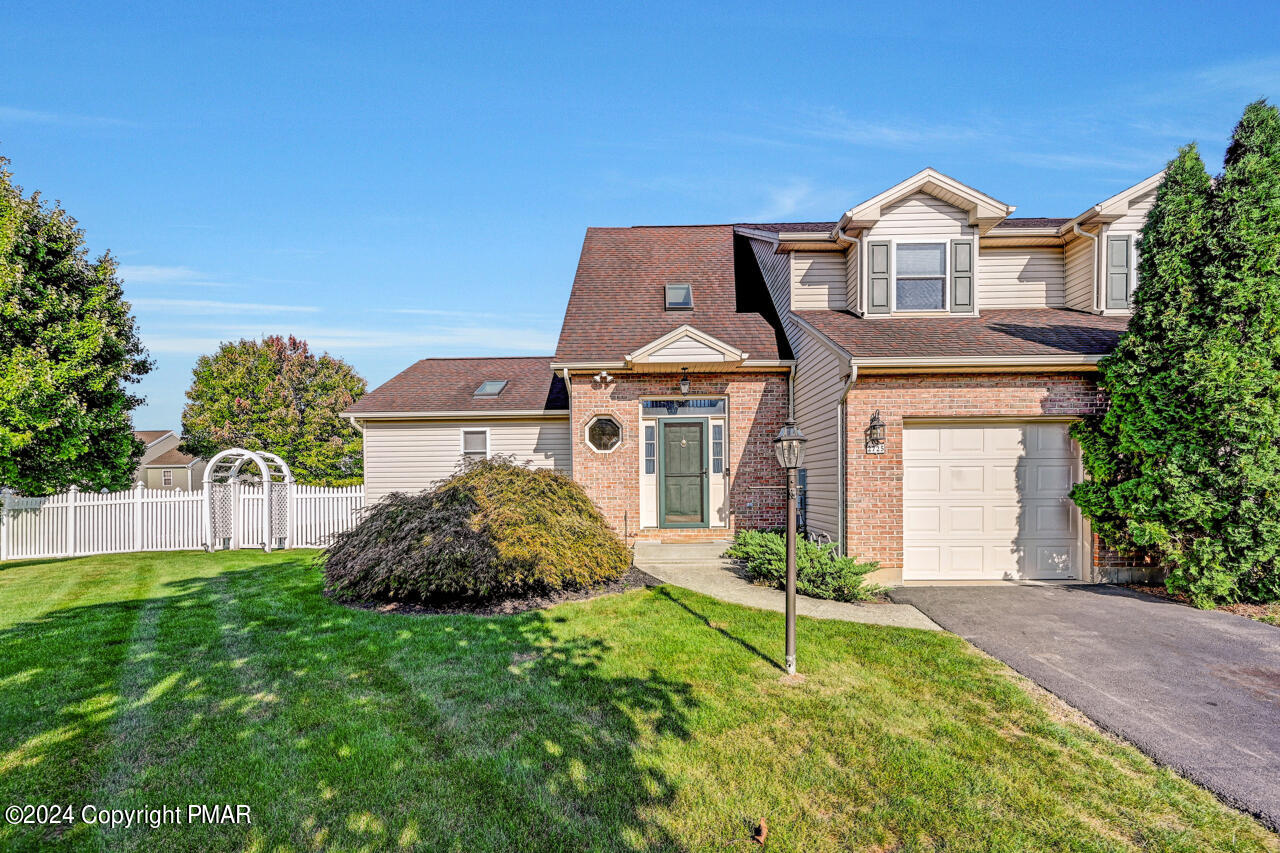 Lower Way, Easton, PA 18040