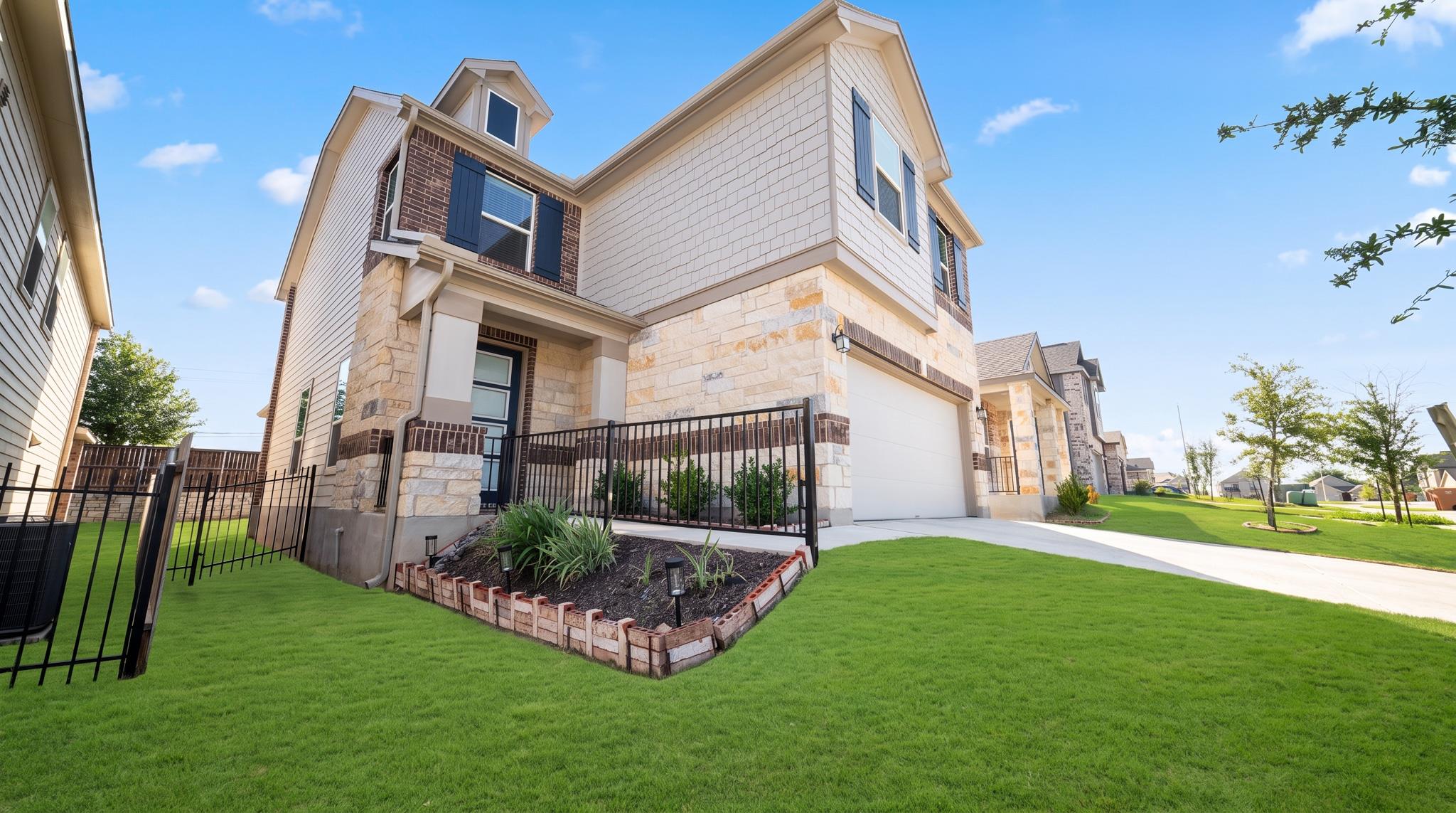 Residential in Manor 3