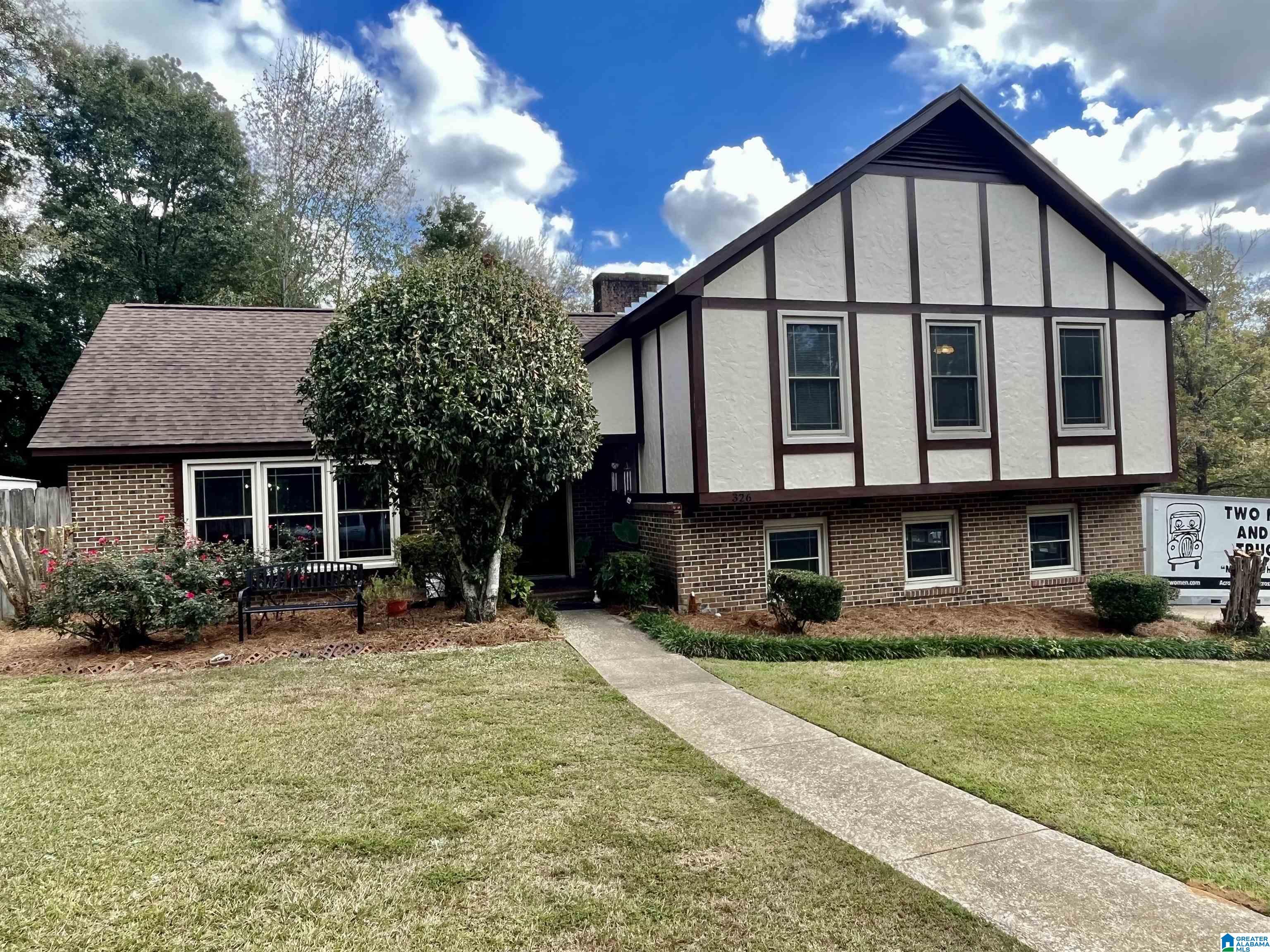 Cricket Ln, Auburn, AL 36832