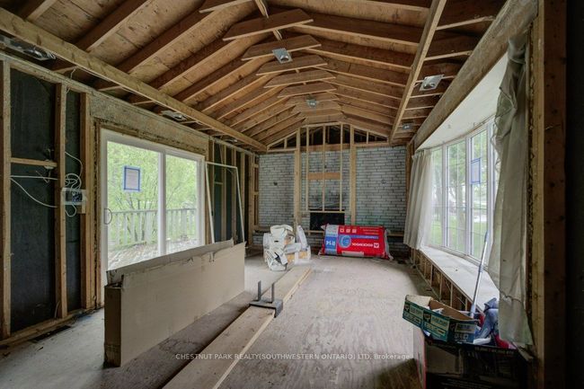 1030 Dundas St S, House other with 4 bedrooms, 1 bathrooms and 4 parking in Cambridge ON | Image 6