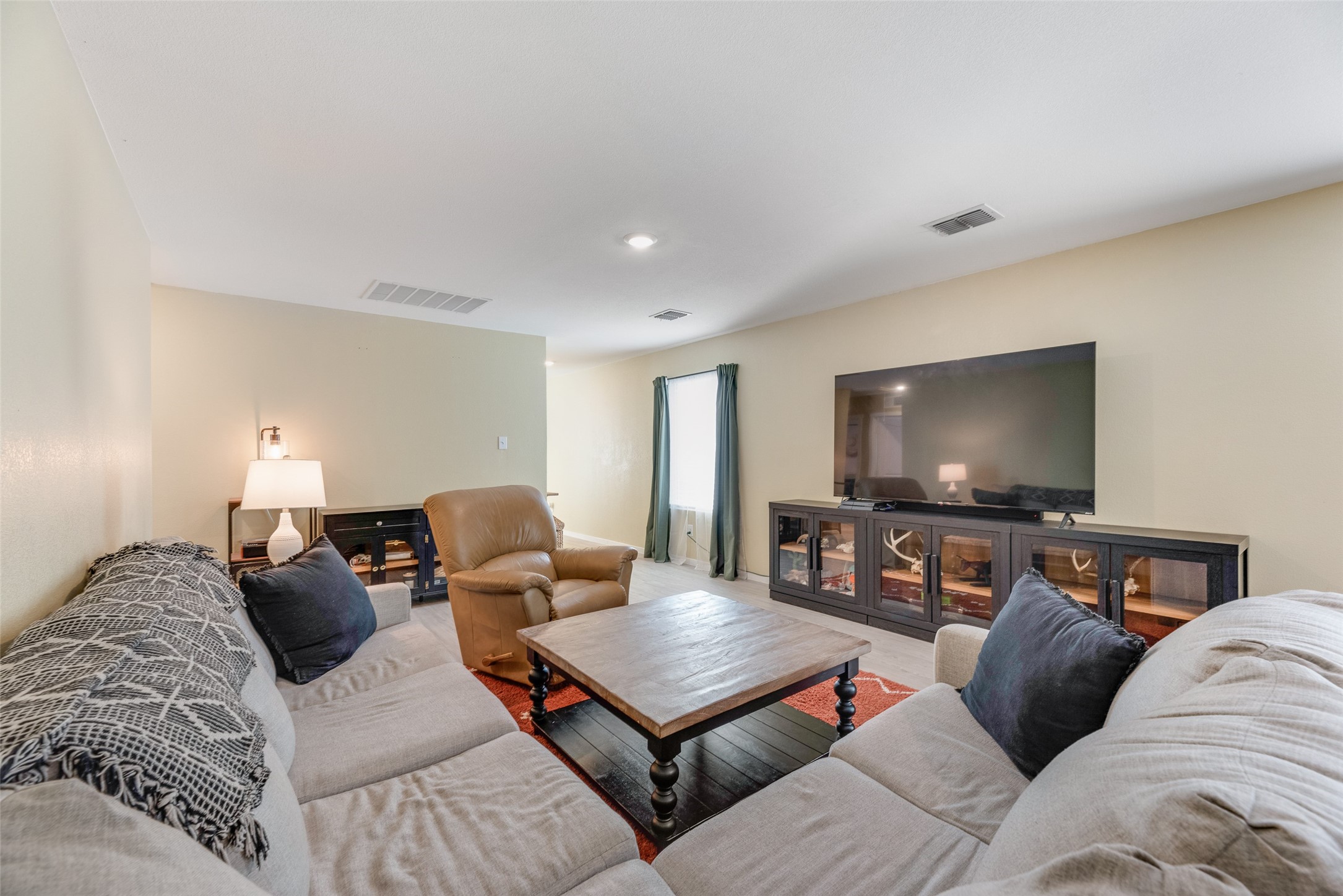 Residential Lease in Princeton 4