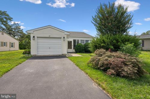38 Sheffield Pl, Southampton, NJ, 08088-1307 | Card Image