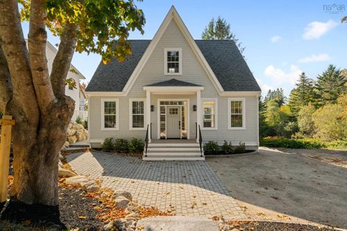 59 Union St, Chester, NS, B0J | Card Image