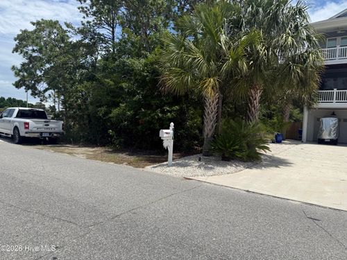 918 Old Dow Rd, Carolina Beach, NC, 28428-4103 | Card Image