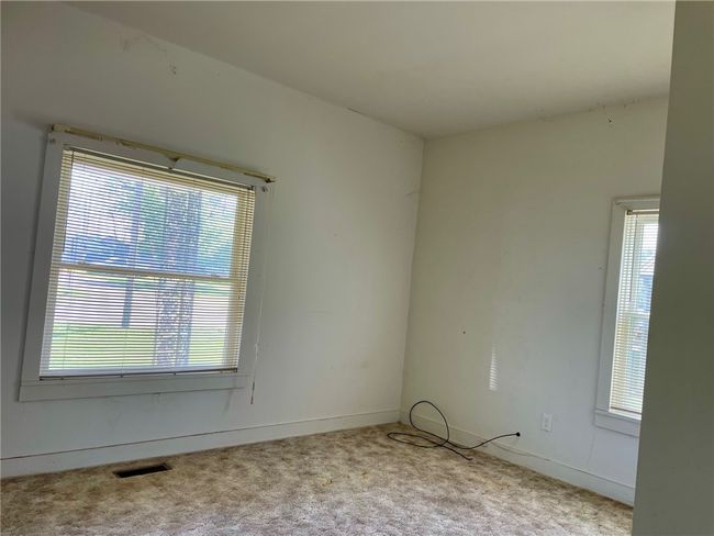 6 S Oakland Rd, House other with 2 bedrooms, 2 bathrooms and null parking in Ashmore IL | Image 4