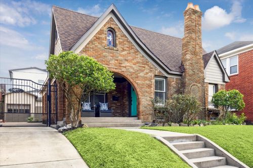 1935 W Mckinney St, Houston, TX, 77019-2604 | Card Image