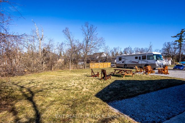 64 Front St E, House other with 4 bedrooms, 3 bathrooms and 10 parking in Bobcaygeon ON | Image 46