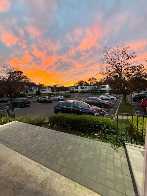 128-128 Santa Barbara Dr, Plainview, NY, 11803-5825 | Card Image