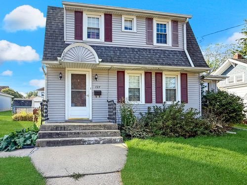 727 E Garden St, Freeport, IL, 61032-5722 | Card Image