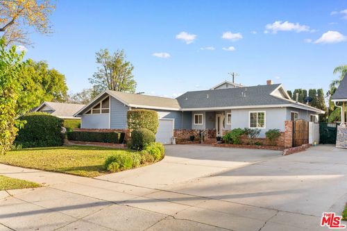 16900 Mayall St, North Hills, CA, 91343-1513 | Card Image