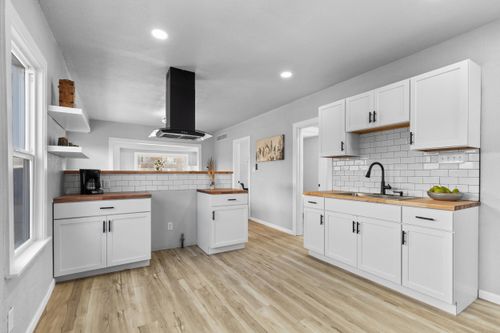 1706 W Oklahoma Ave, Milwaukee, WI, 53215-4520 | Card Image