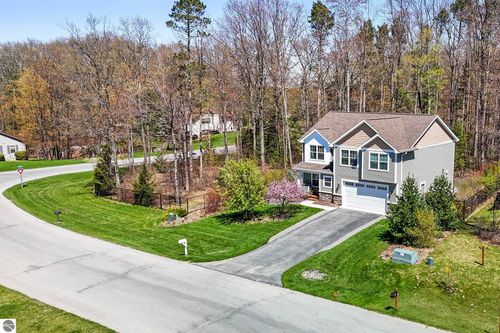 3176 Winchester Dr, Traverse City, MI, 49686-8502 | Card Image