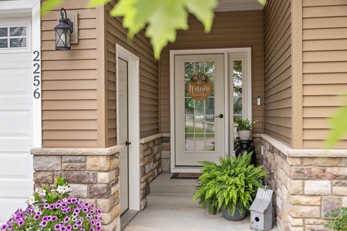 2256 Chelsea Ln, Traverse City, MI, 49685-7700 | Card Image