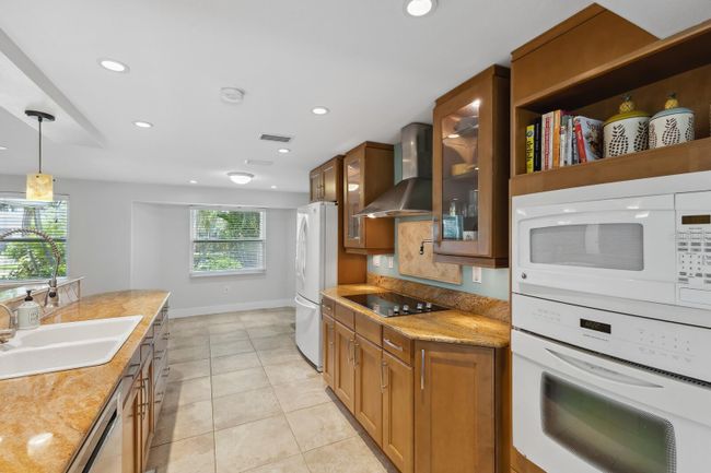 506 69 Th St, House other with 3 bedrooms, 2 bathrooms and null parking in HOLMES BEACH FL | Image 16