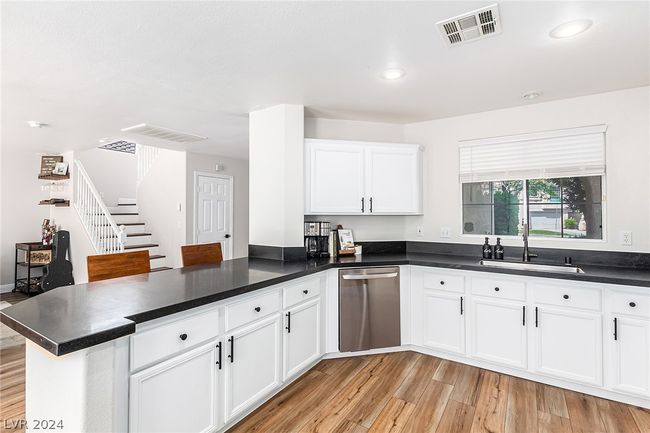 7805 Falling Pines Pl, House other with 4 bedrooms, 3 bathrooms and null parking in Las Vegas NV | Image 19