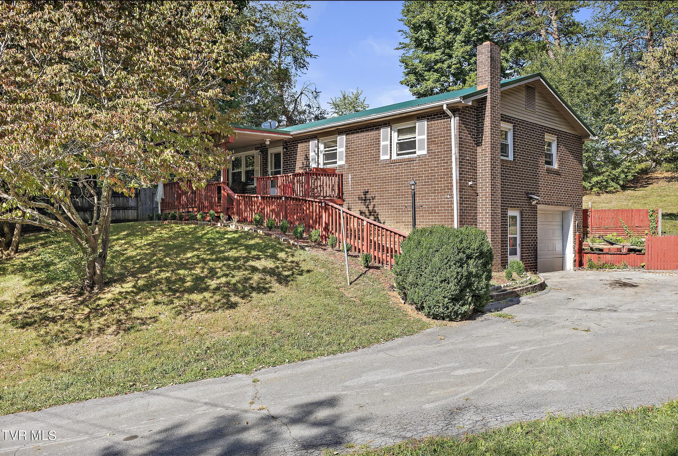 Sleepy Hollow Ln, Johnson City, TN 37604