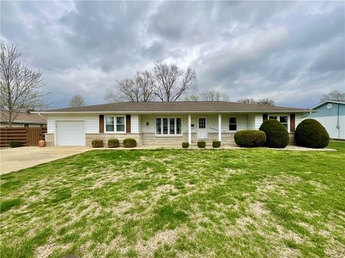 812 E Grove Pl, Effingham, IL, 62401 | Card Image