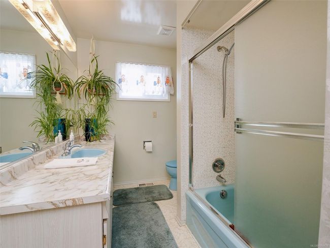 1531 Knight Ave, House other with 5 bedrooms, 3 bathrooms and 2 parking in Saanich BC | Image 10