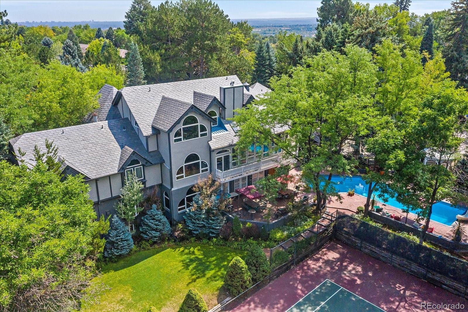 Lakeridge Rd, Lakewood, CO 80227