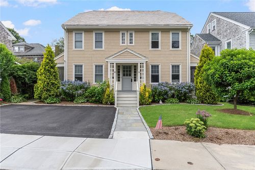 23 Pell St, Newport, RI, 02840-2739 | Card Image