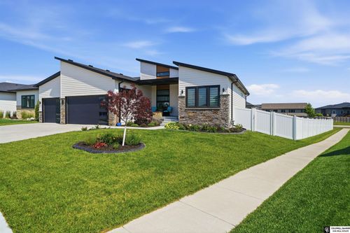 7434 Anselm Ln, Lincoln, NE, 68516-3658 | Card Image