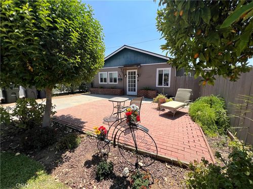 636 Mckinley Dr, Redlands, CA, 92373-5737 | Card Image