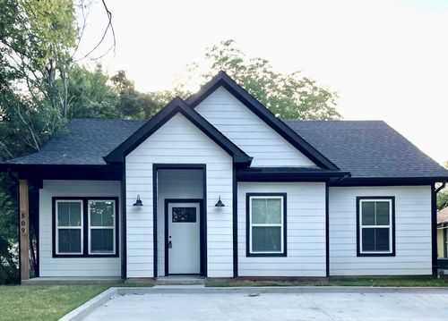 809 S Willow St, Sherman, TX, 75090-8131 | Card Image