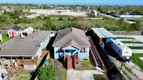 771 10th St, San Leon, TX, 77539-2661 | Card Image