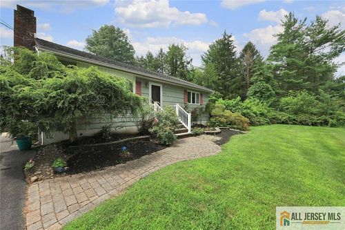 675 Georges Rd, Monmouth Junction, NJ, 08852-3052 | Card Image