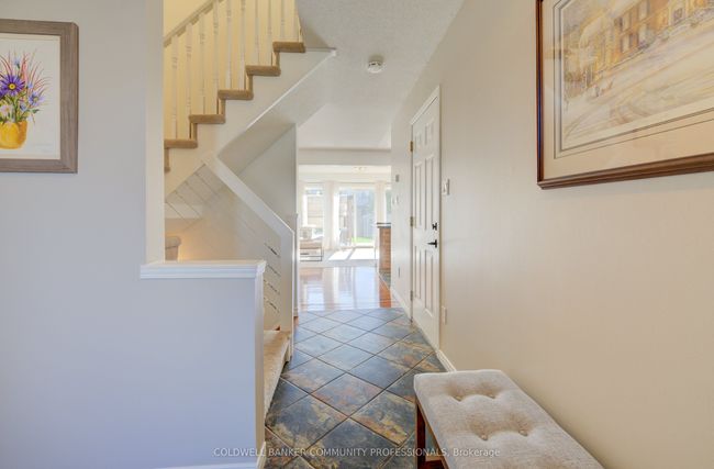 12 Gage St, House attached with 3 bedrooms, 2 bathrooms and 1 parking in Grimsby ON | Image 6
