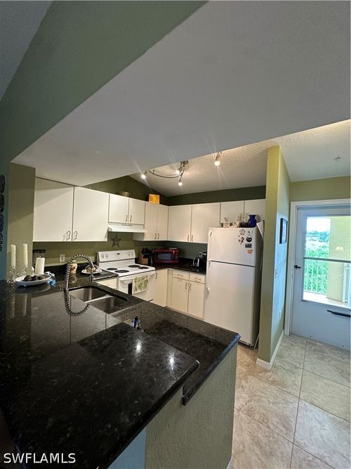 831-8264 Key Royal Cir, NAPLES, FL, 34119-6810 | Card Image