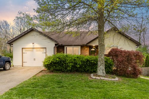 816 Stratton Ln, Winchester, KY, 40391-9761 | Card Image