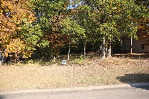 1646 N Forest Hts, Fayetteville, AR, 72703-1861 | Card Image