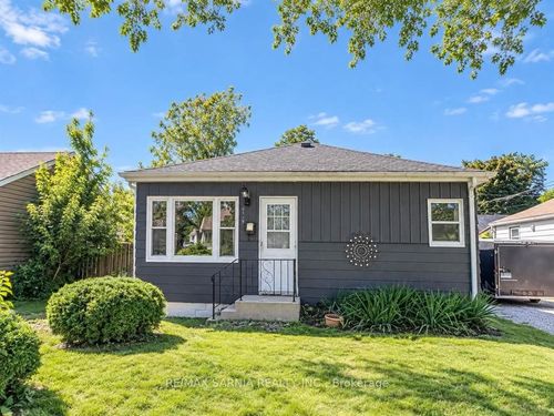 2519 Tourangeau Rd, Windsor, ON, N8W4P1 | Card Image