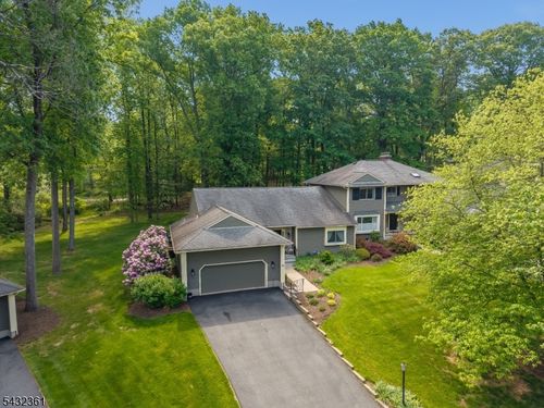 49 Hunters Cir, Lebanon, NJ, 08833-4399 | Card Image