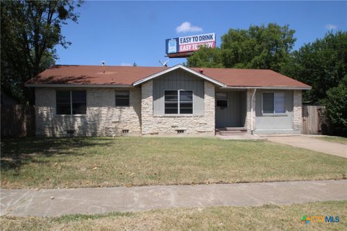 1305 Santa Rosa Dr, Killeen, TX, 76541-7449 | Card Image