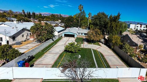 18643 Strathern St, Reseda, CA, 91335 | Card Image