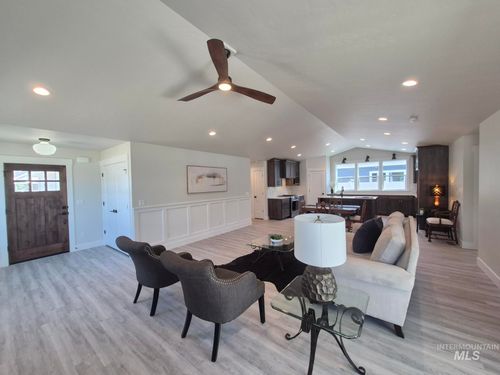 957 S Almond St., Nampa, ID, 83686 | Card Image