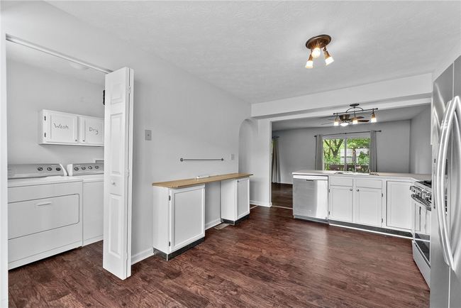 206 Mountain Dr, Townhouse with 3 bedrooms, 3 bathrooms and 2 parking in Carnegie PA | Image 12