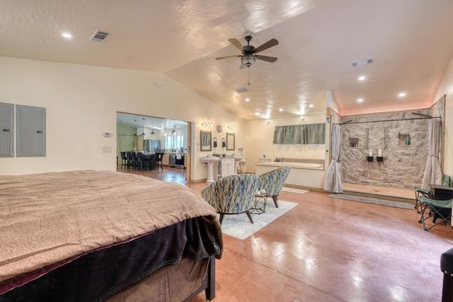 1529 Cedar View Ln, Home with 1 bedrooms, 2 bathrooms and 2 parking in Hiawassee GA | Image 25