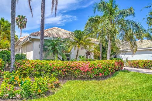 819 Island Club Sq, Vero Beach, FL, 32963-5506 | Card Image