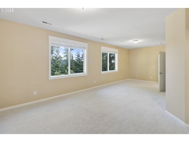 23073 Bland Cir, House other with 5 bedrooms, 3 bathrooms and 3 parking in West Linn OR | Image 27
