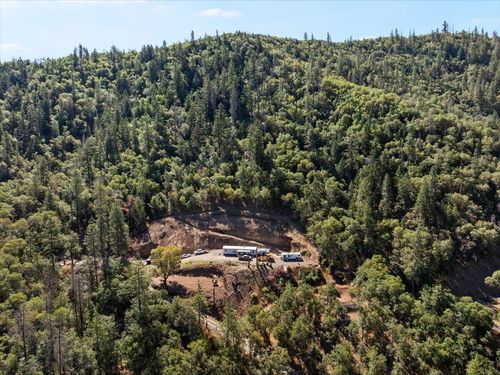 1050 Wards Creek Rd, Rogue River, OR, 97537-4538 | Card Image