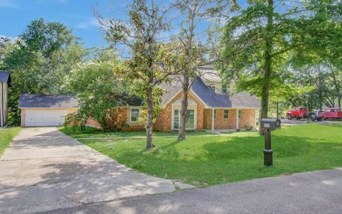 812 Stone Mountain Dr, Conroe, TX, 77302-3832 | Card Image